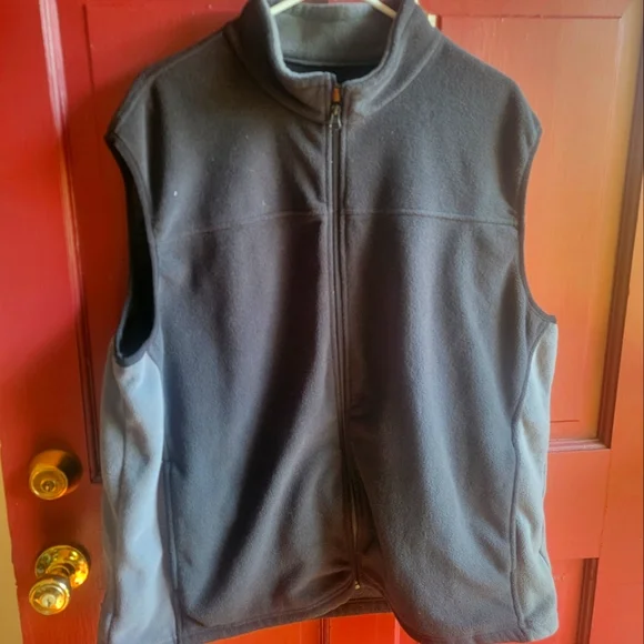 Men's Bass Pro Vest - Picture 1 of 4